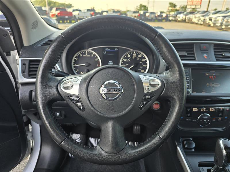 Vehicle image 13 of 34