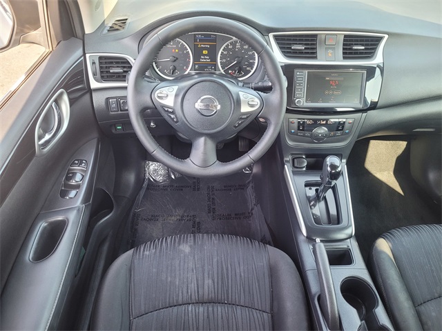 Vehicle image 14 of 25