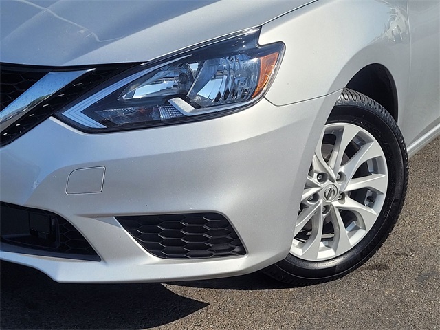 Vehicle image 10 of 25