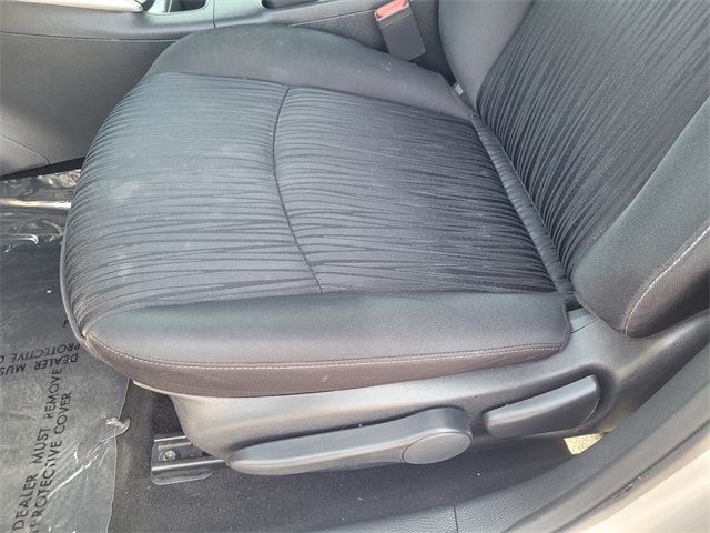 Vehicle image 23 of 25