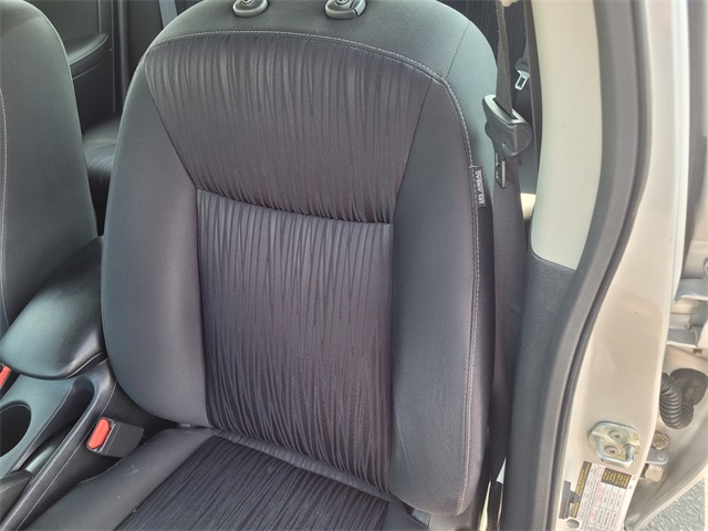 Vehicle image 12 of 25