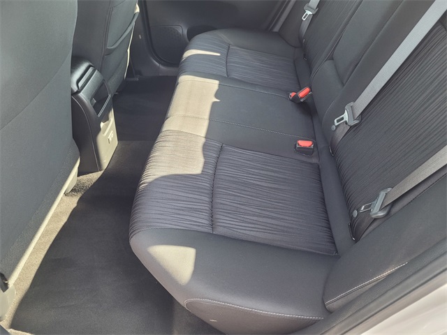 Vehicle image 13 of 25