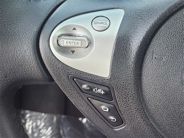 Vehicle image 21 of 25