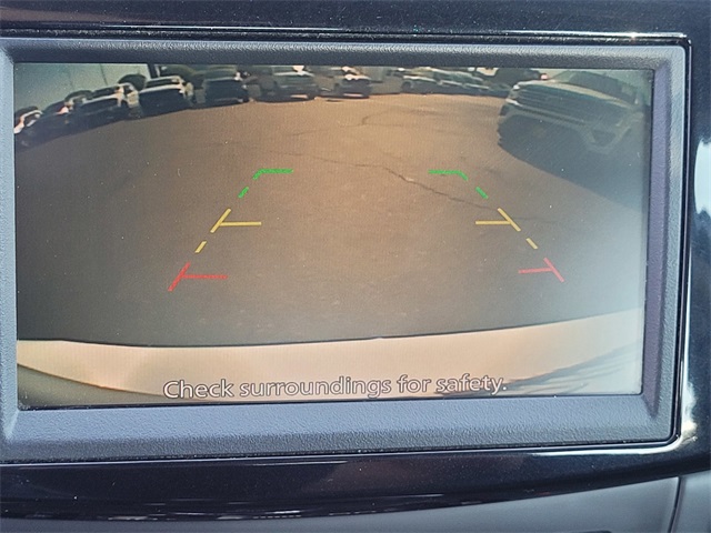 Vehicle image 17 of 25