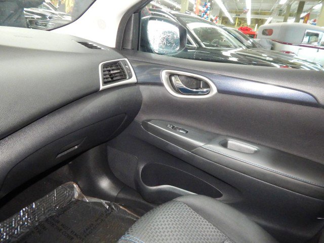 Vehicle image 17 of 24