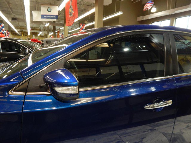 Vehicle image 10 of 24