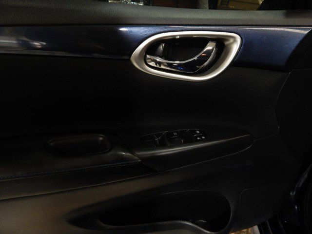 Vehicle image 11 of 24