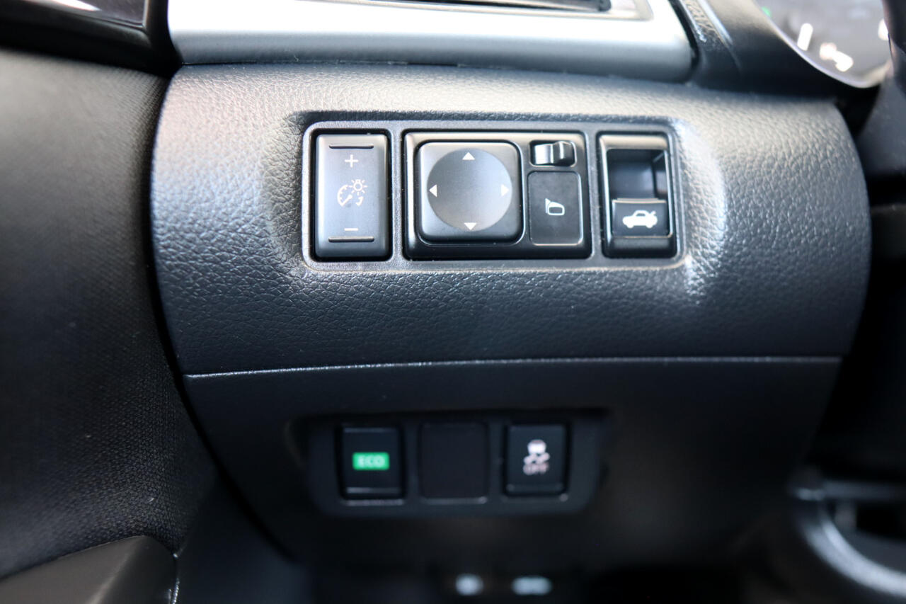 Vehicle image 16 of 38