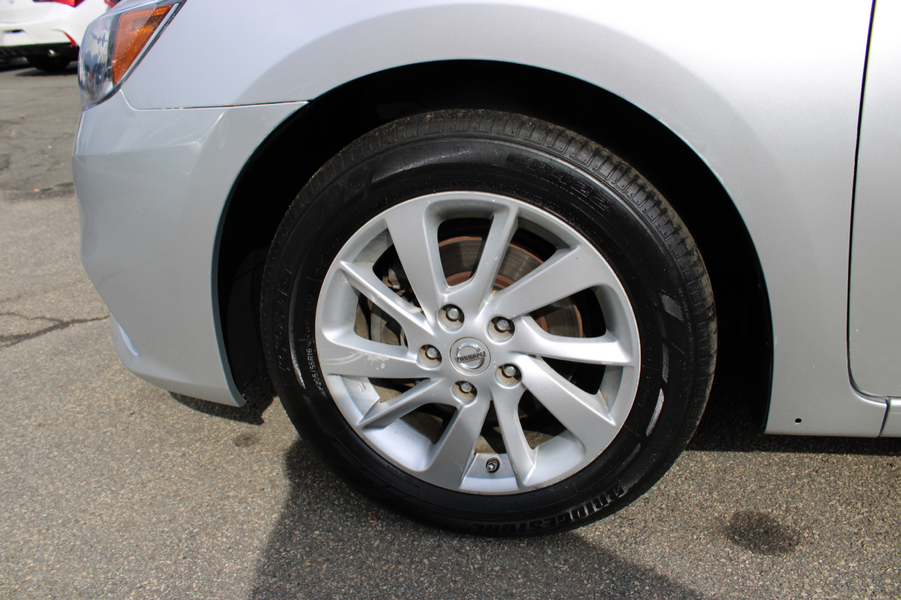 Vehicle image 9 of 24