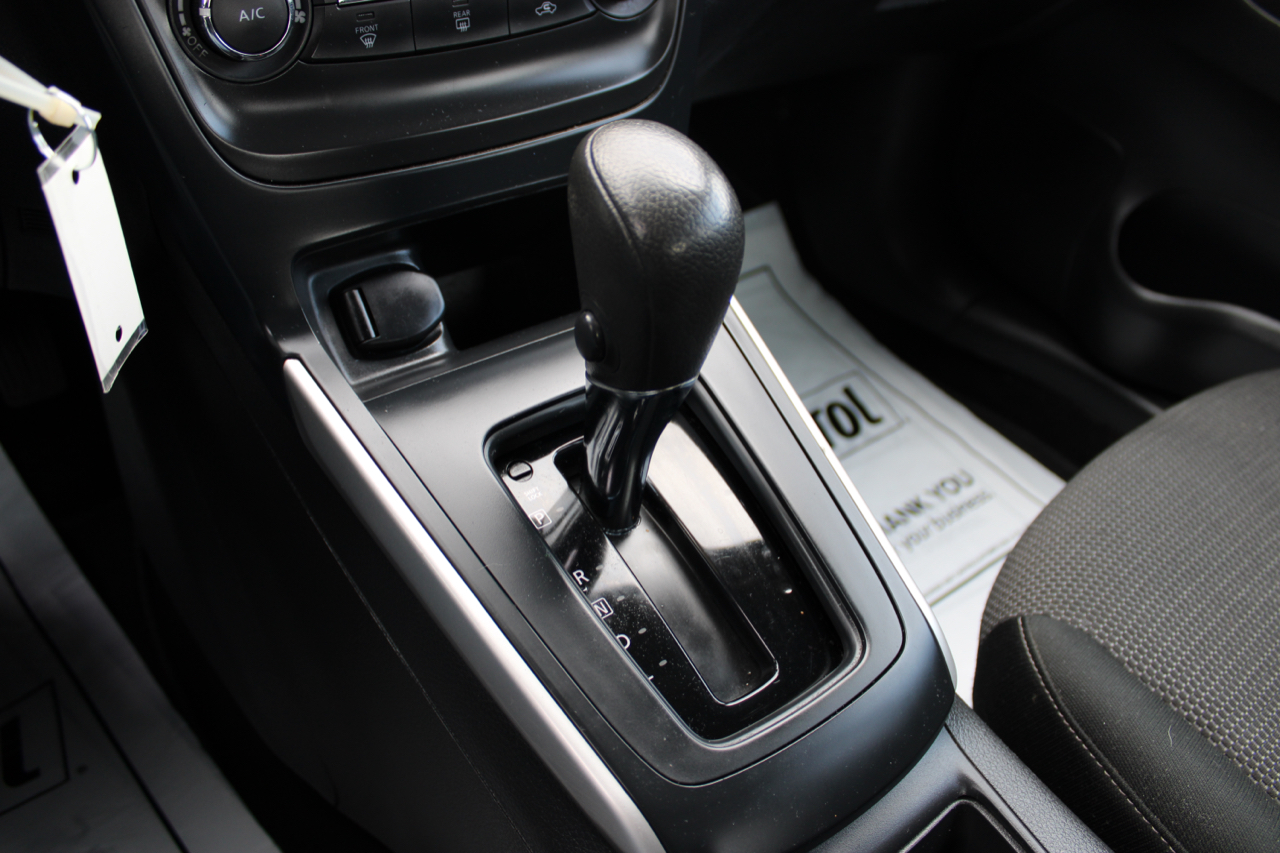 Vehicle image 17 of 24