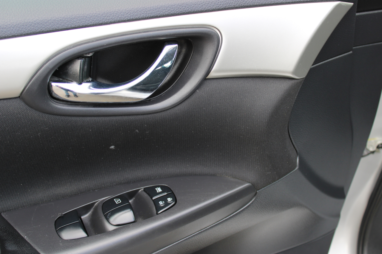 Vehicle image 10 of 24