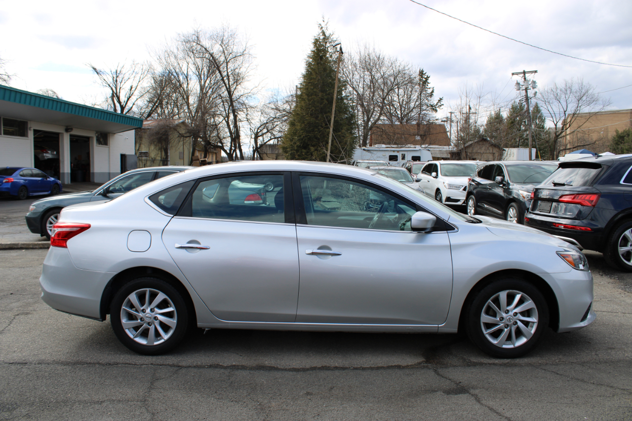 Vehicle image 3 of 24