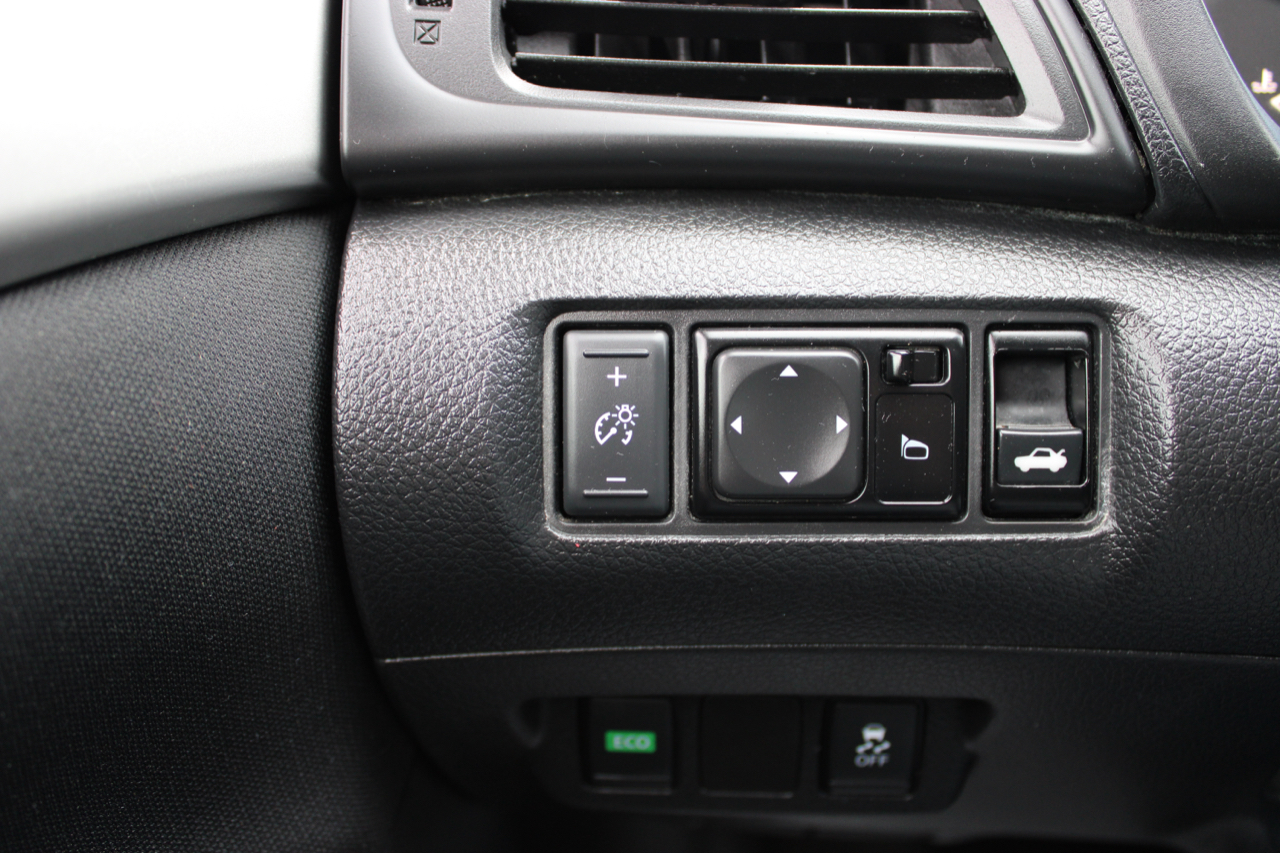 Vehicle image 21 of 24