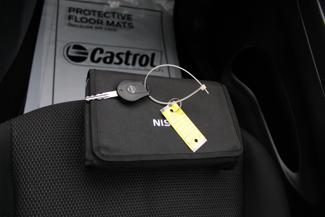 Vehicle image 23 of 24