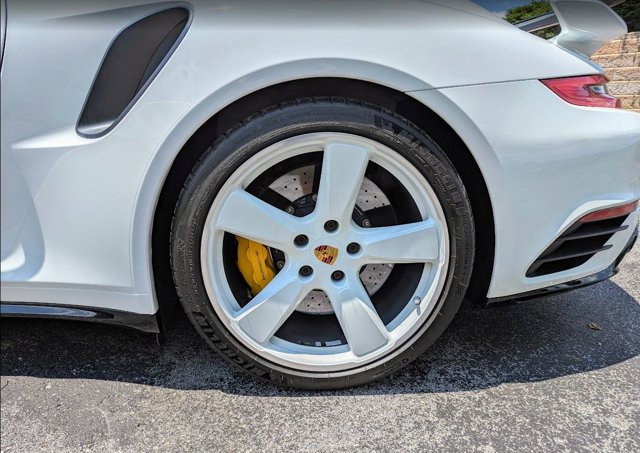 2019 Porsche 911 Turbo S Image 14 of 40