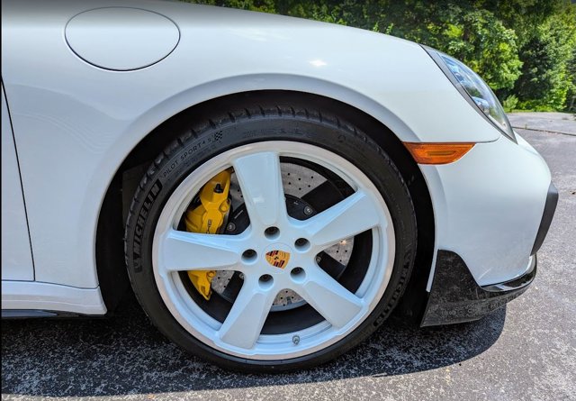 2019 Porsche 911 Turbo S Image 16 of 40