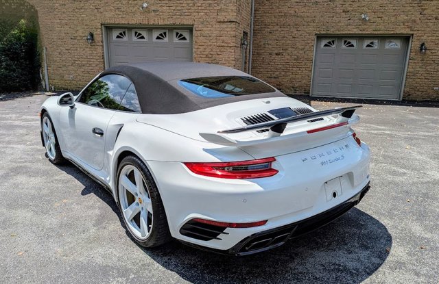 2019 Porsche 911 Turbo S Image 11 of 40