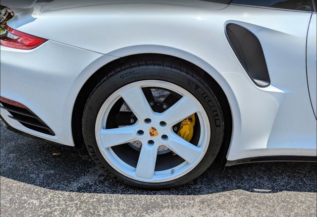 2019 Porsche 911 Turbo S Image 15 of 40