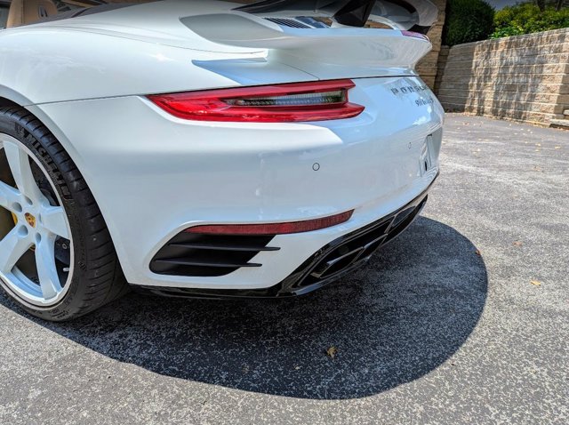 2019 Porsche 911 Turbo S Image 17 of 40