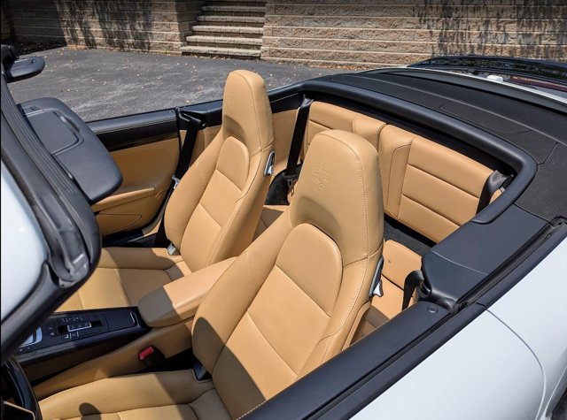 2019 Porsche 911 Turbo S Image 21 of 40