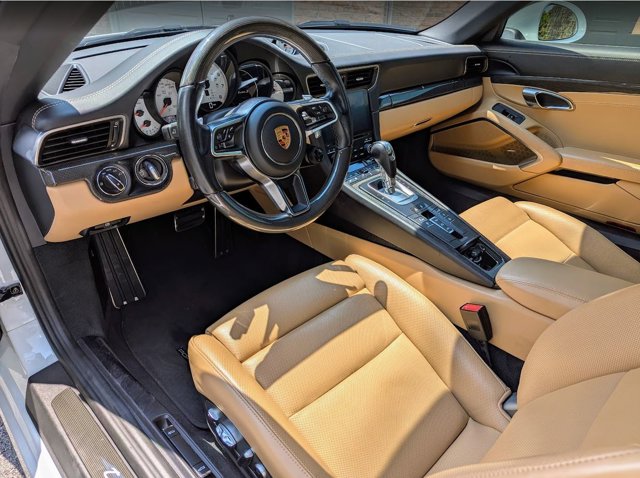 2019 Porsche 911 Turbo S Image 23 of 40