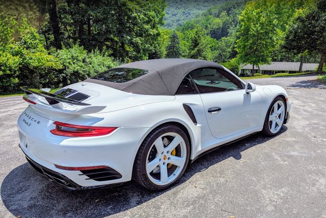 2019 Porsche 911 Turbo S Image 7 of 40
