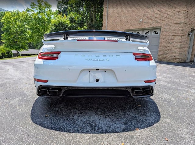 2019 Porsche 911 Turbo S Image 10 of 40