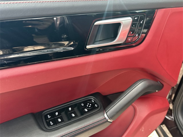 2019 Porsche Cayenne Base Image 28 of 40