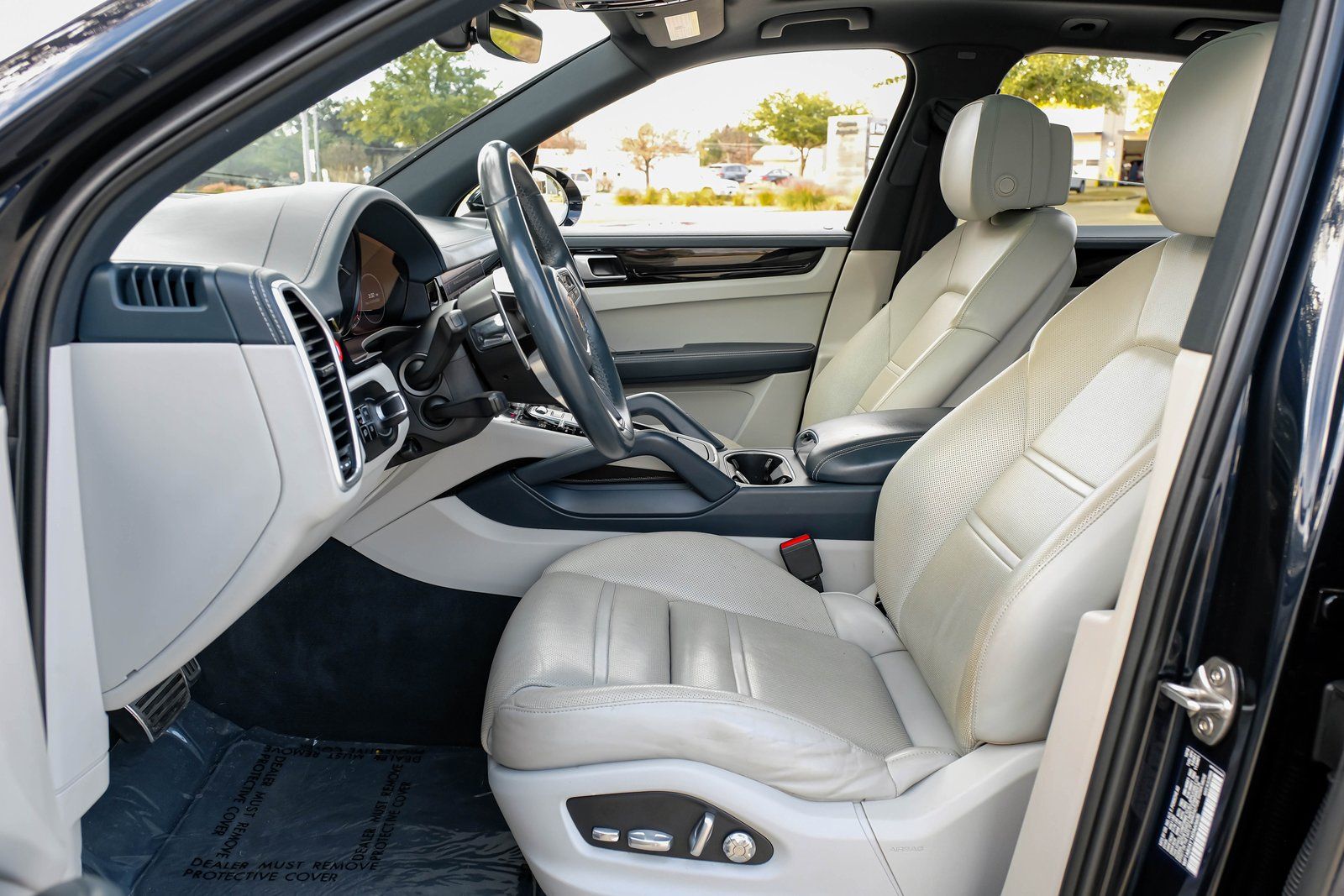 2019 Porsche Cayenne S Image 24 of 53