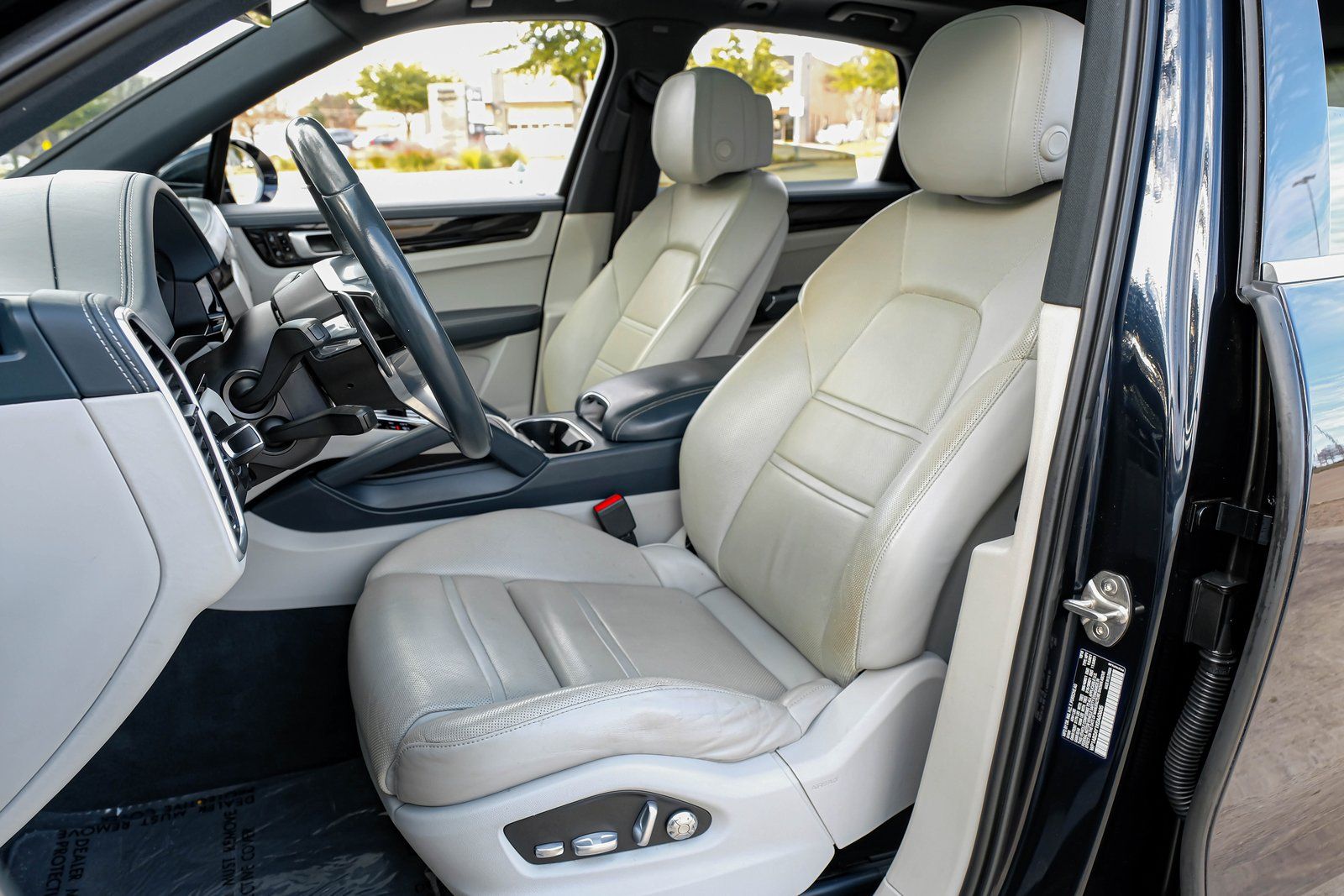 2019 Porsche Cayenne S Image 22 of 53