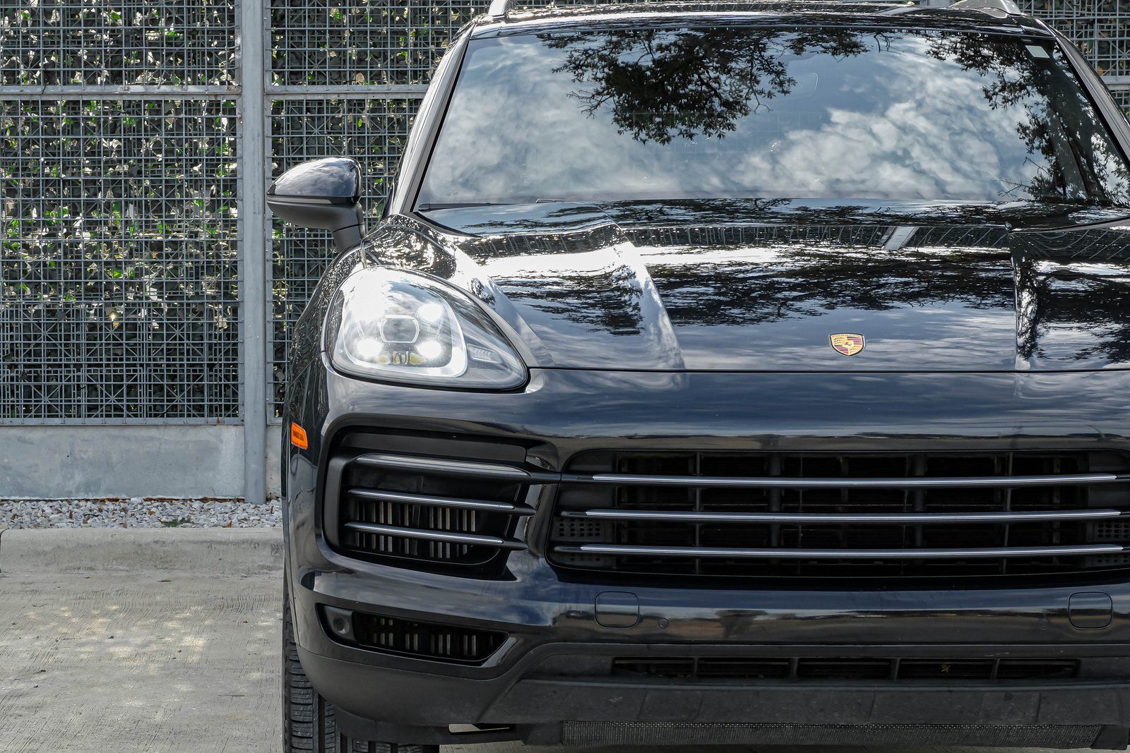 2019 Porsche Cayenne S Image 3 of 53