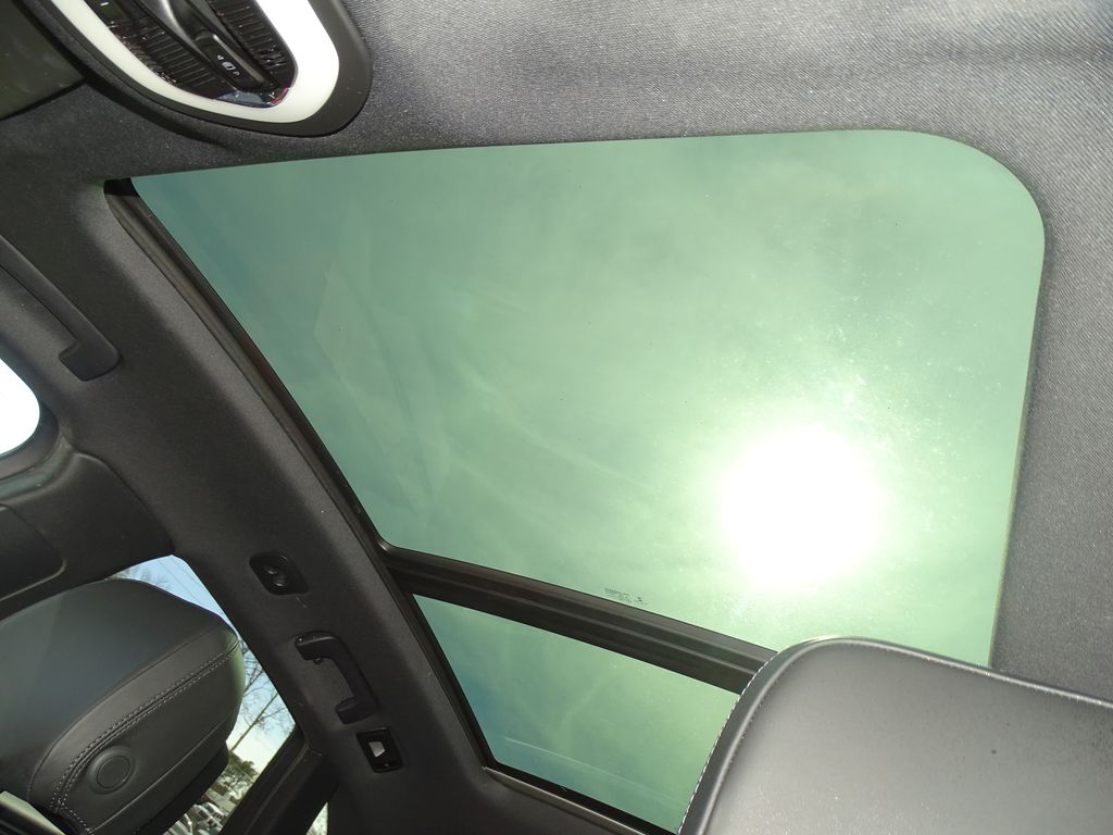 Vehicle image 15 of 30