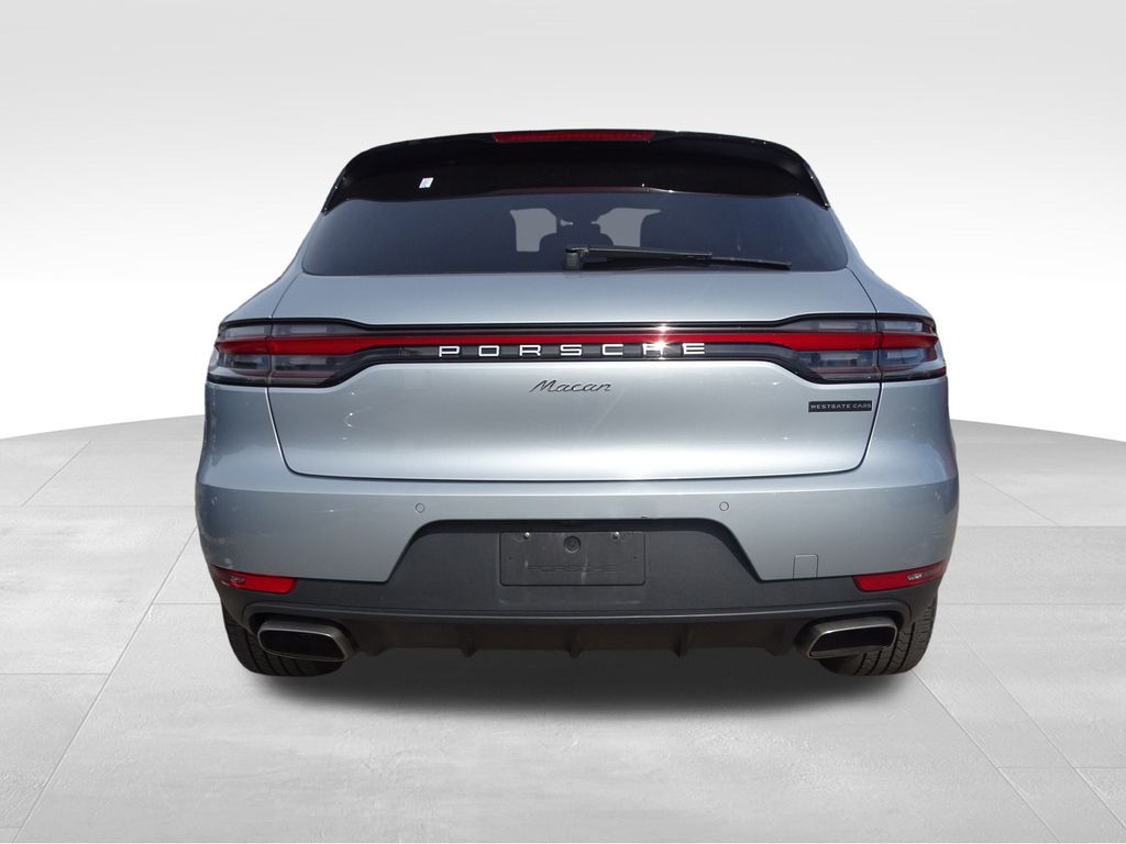 Vehicle image 4 of 30