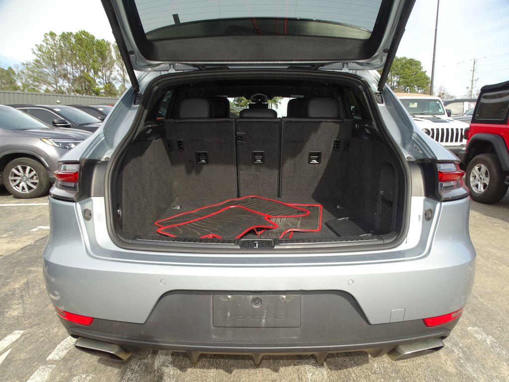 Vehicle image 9 of 30