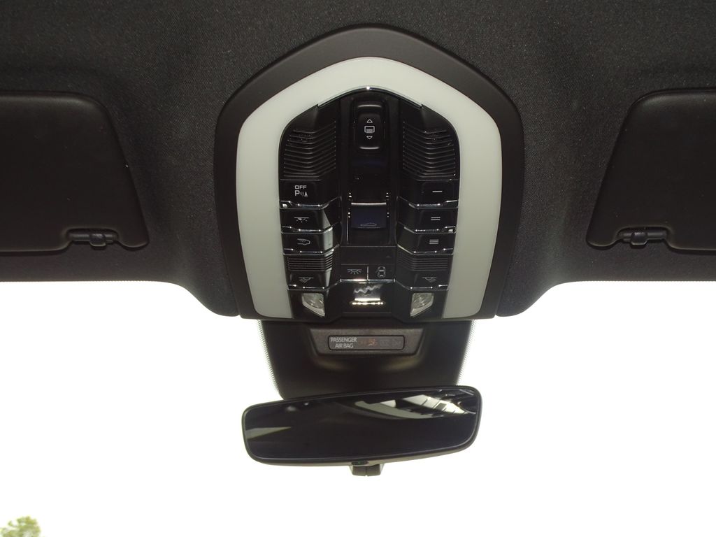 Vehicle image 22 of 30