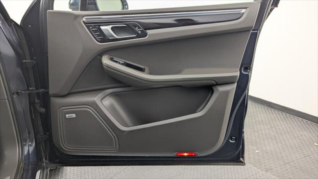 2019 Porsche Macan S Image 33 of 33