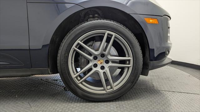 2019 Porsche Macan S Image 10 of 33