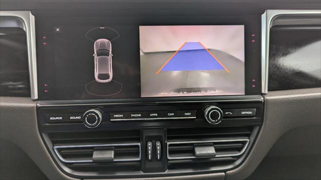 2019 Porsche Macan S Image 23 of 33