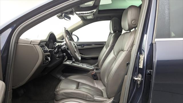 2019 Porsche Macan S Image 15 of 33