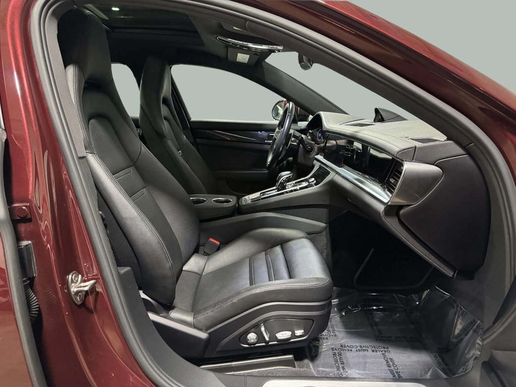 2019 Porsche Panamera 4 Image 13 of 31