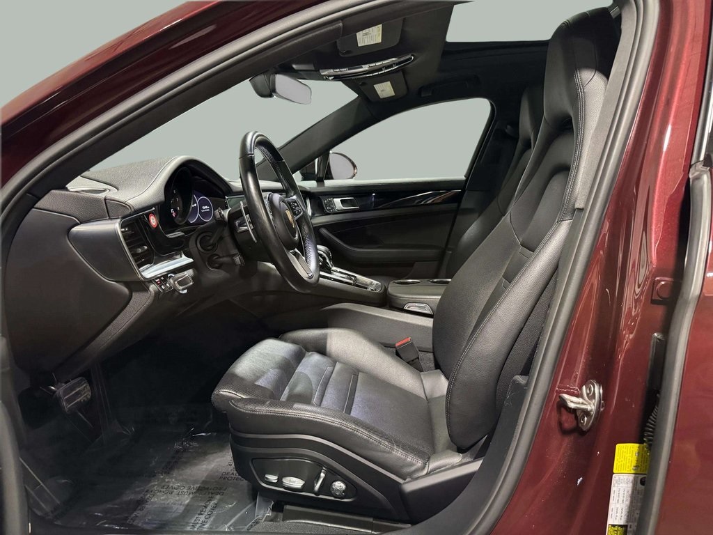2019 Porsche Panamera 4 Image 17 of 31