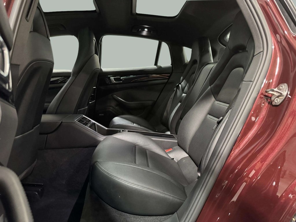 2019 Porsche Panamera 4 Image 12 of 31