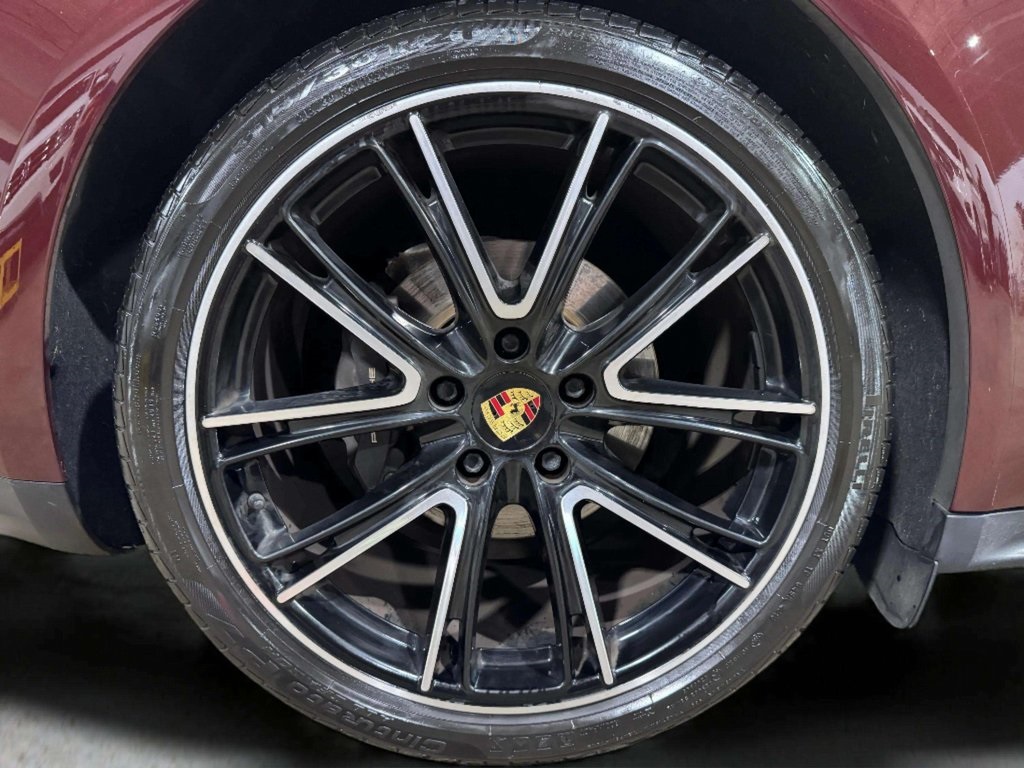 2019 Porsche Panamera 4 Image 9 of 31