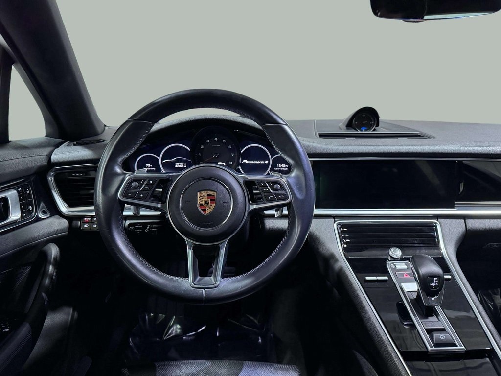 2019 Porsche Panamera 4 Image 15 of 31