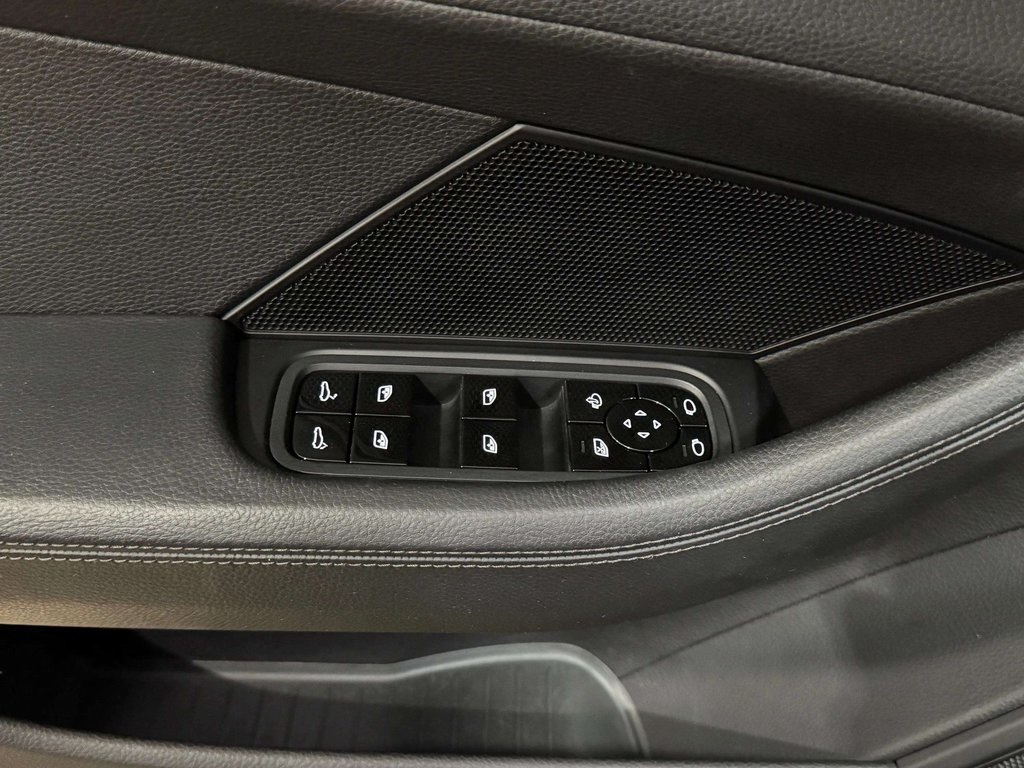 2019 Porsche Panamera 4 Image 23 of 31