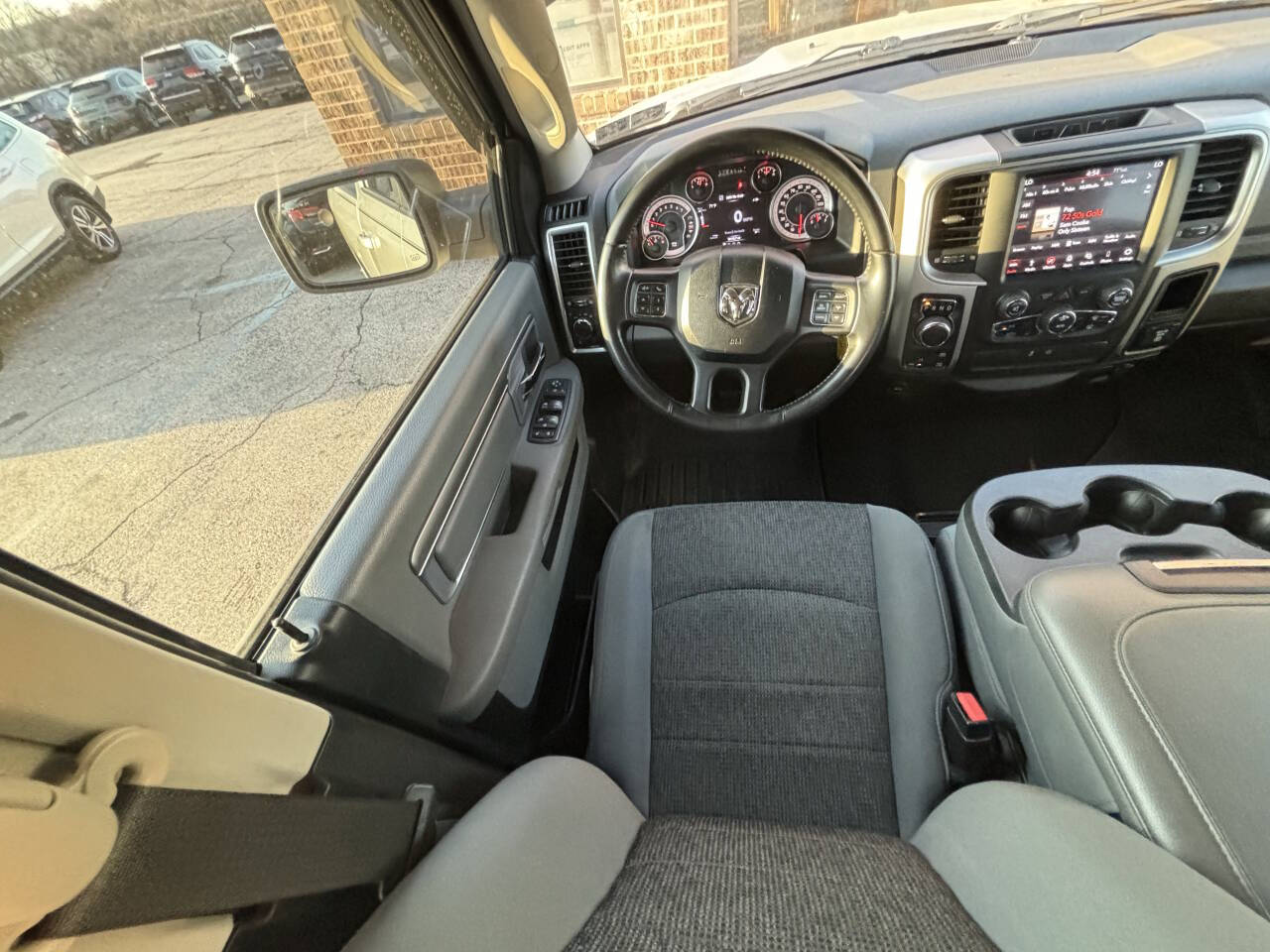 Vehicle image 15 of 29