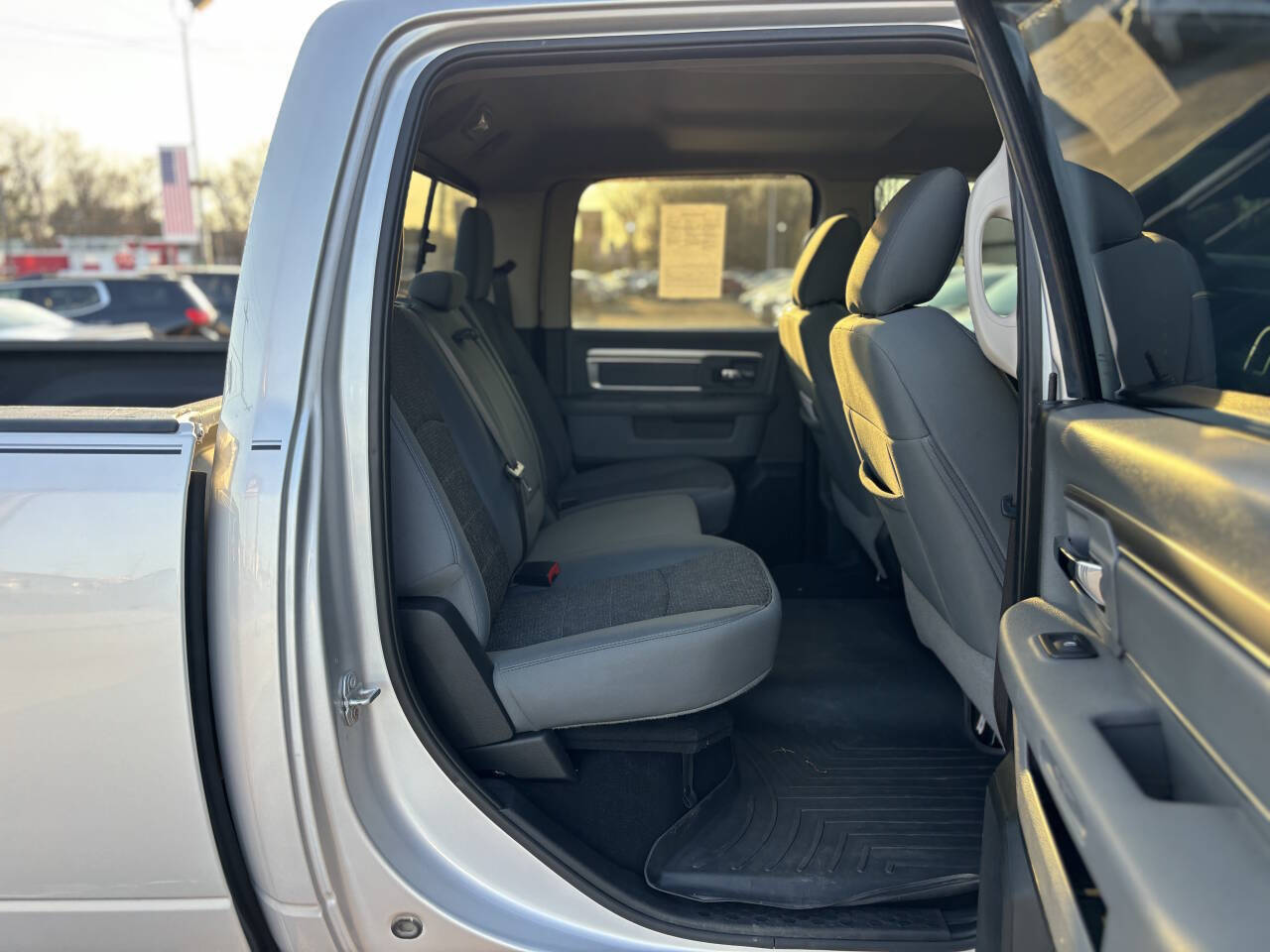 Vehicle image 20 of 29