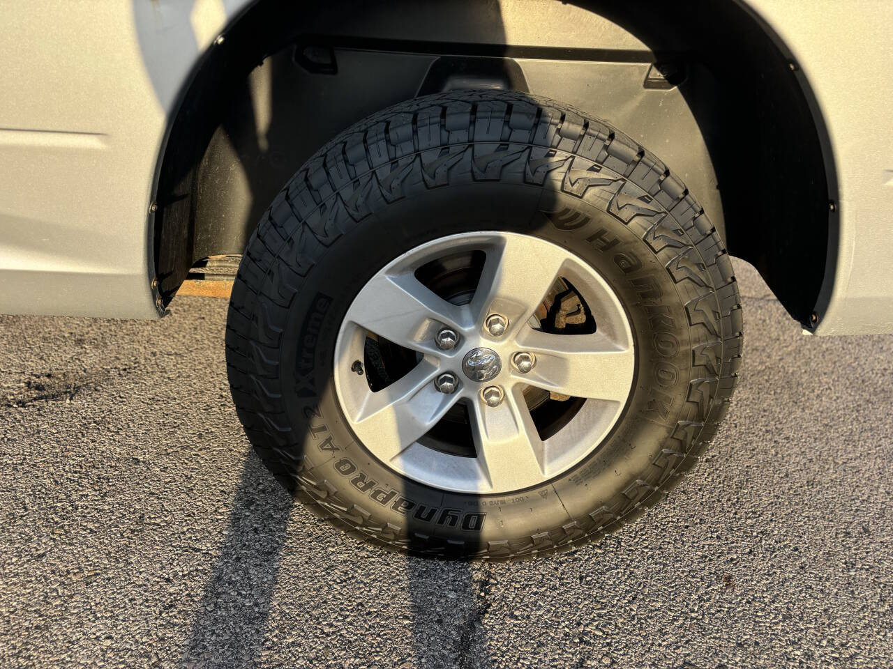 Vehicle image 28 of 29