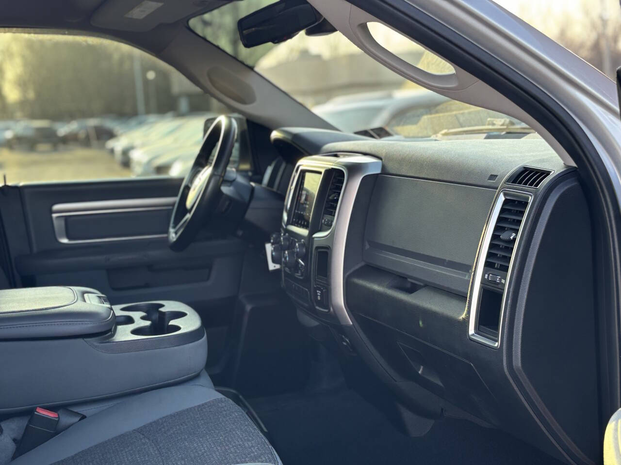 Vehicle image 23 of 29