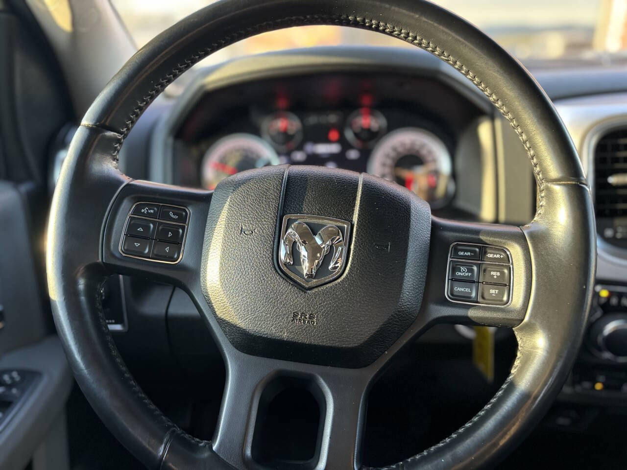 Vehicle image 13 of 29